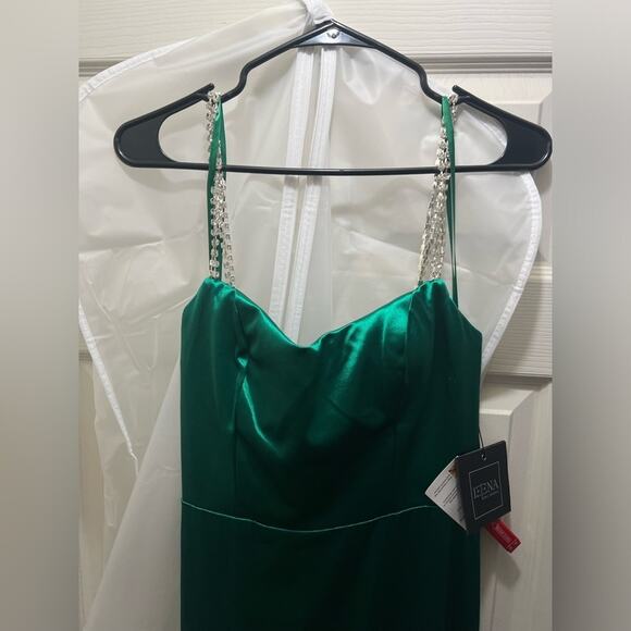 MAC DUGGAL CHARMEUSE RHINESTONE STRAP TRUMPET GOWN Sz 8 W/ Flaw - Picture 5 of 9